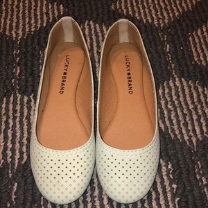 New without tags lucky brand flats!!